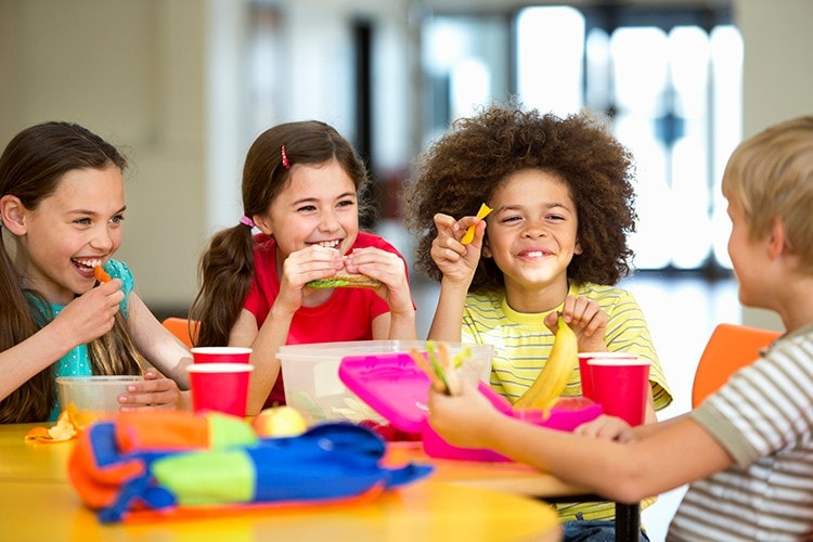 Abrindo a lancheira – Diversão feita de nutrição